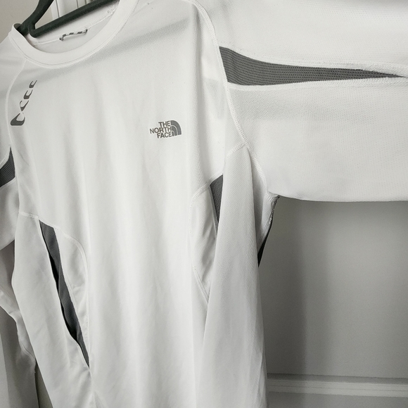 The North Face Mens Flight Series Pullover Lightweight Workout Shirt Sz L - Picture 4 of 10